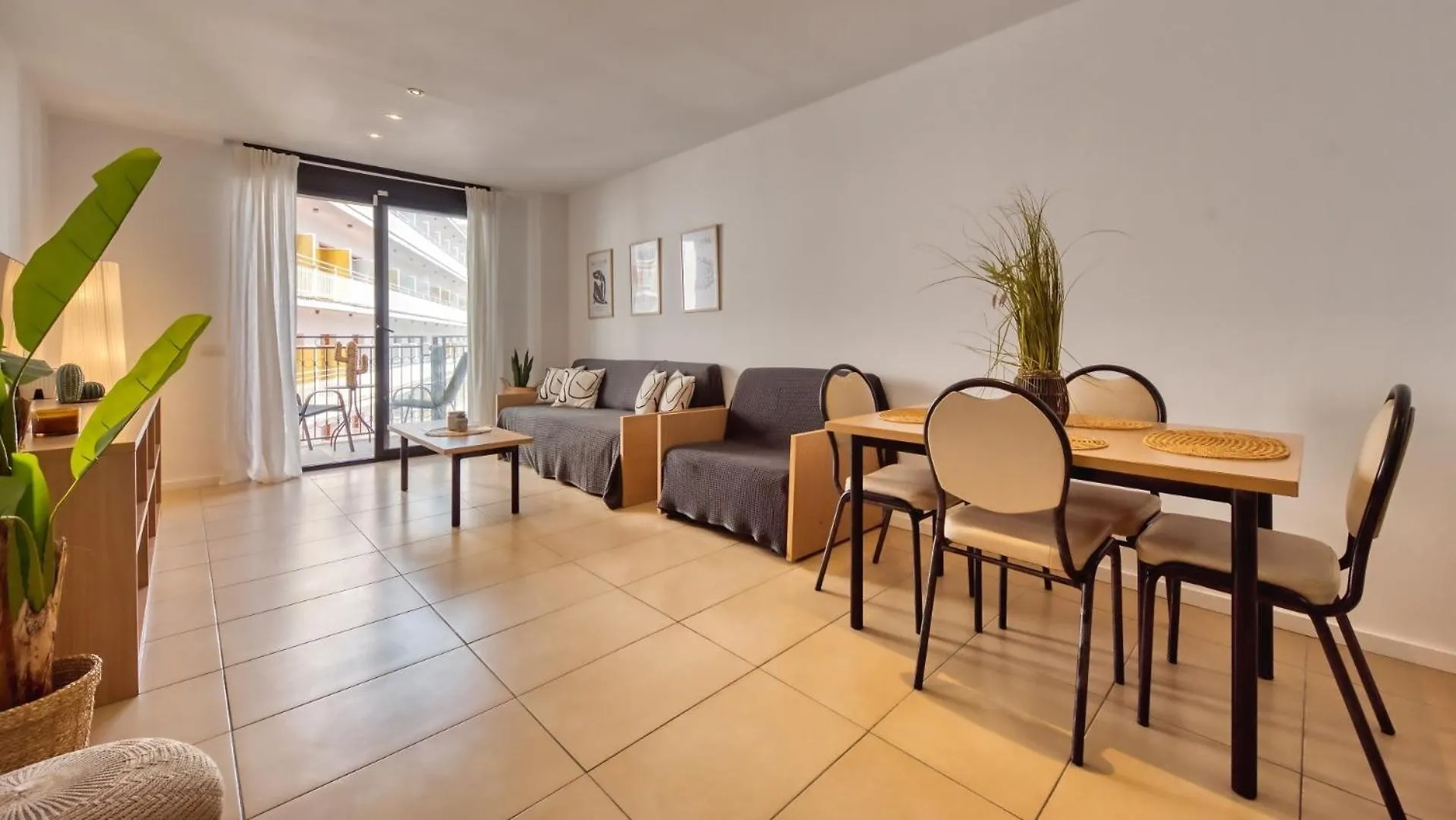 Costacabana - Apartment Dali Lloret de Mar Spain